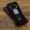 Chaveiro Preto de Borracha com Detalhe em Metal CHR112